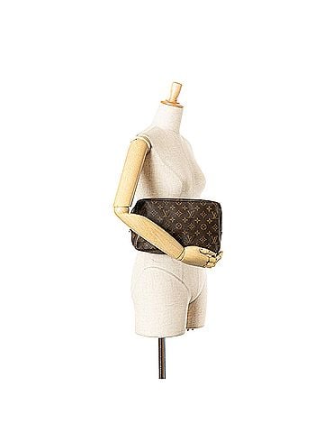 Louis Vuitton Monogram Trousse Toilette 28 (view 2)