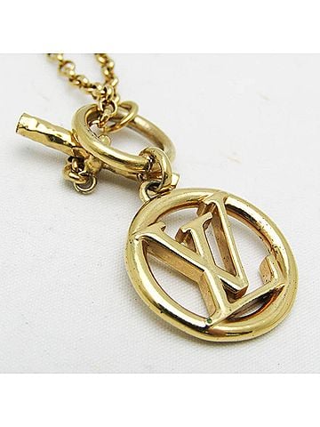 Louis Vuitton Gold Metal Pendant Necklace (view 2)