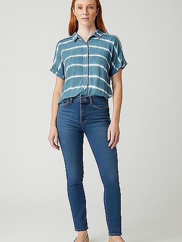 Velvet Heart Short Sleeve Button-Down Shirt (view 2)