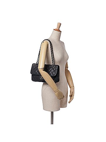 Chanel Medium Quilted Calfskin French Riviera Flap (view 2)