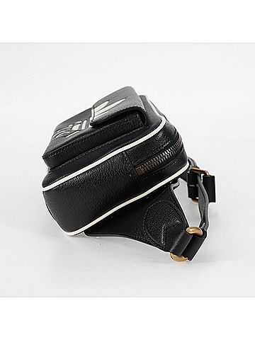 Gucci Belt Bag Black Leather Shoulder Bag (view 2)