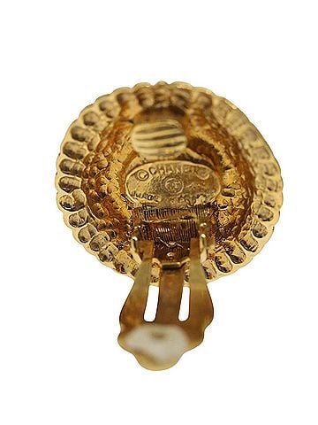 Chanel Gold Metal Earring Jewelry (view 2)