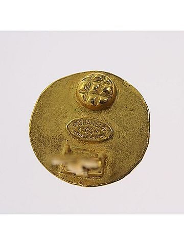 Chanel Coco Mark Gold Metal Earring Jewelry (view 2)