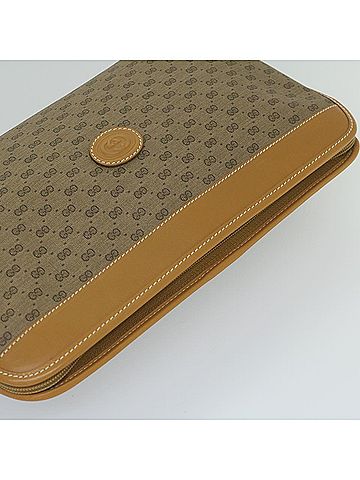 Gucci Beige Canvas Clutch Bag (view 2)