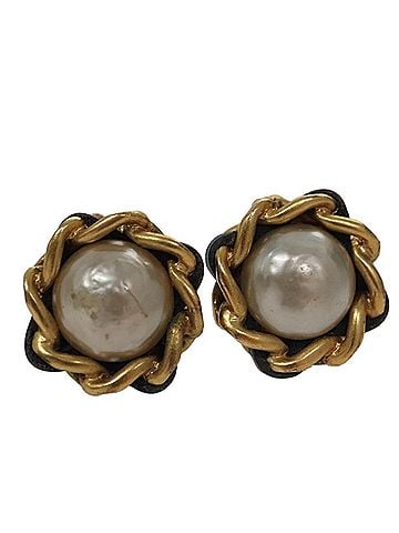 Chanel Coco Mark Gold Metal Earring Jewelry (view 1)