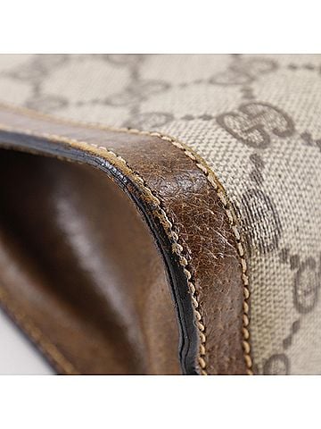 Gucci Brown Gg Supreme Clutch Bag (view 2)
