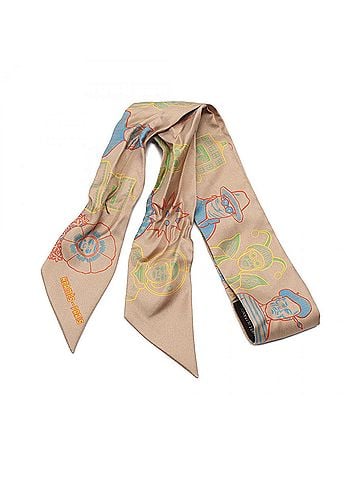 Hermès Beige Silk Scarf (view 1)