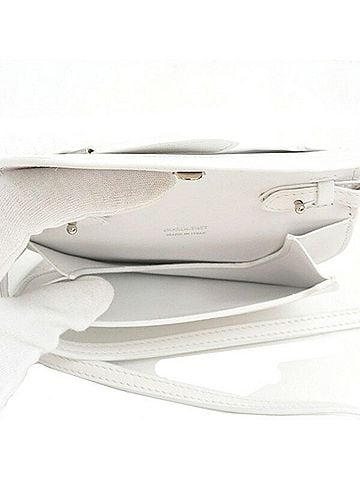 Burberry White Leather Shoulder Bag (view 2)
