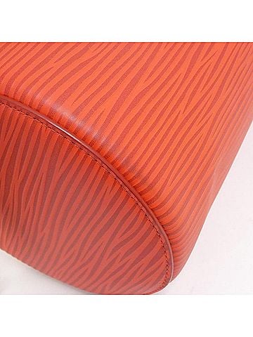 Louis Vuitton Rouge Leather Shoulder Bag (view 2)