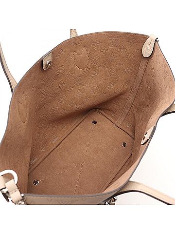 Louis Vuitton Beige Mahina Leather Handbag (view 2)