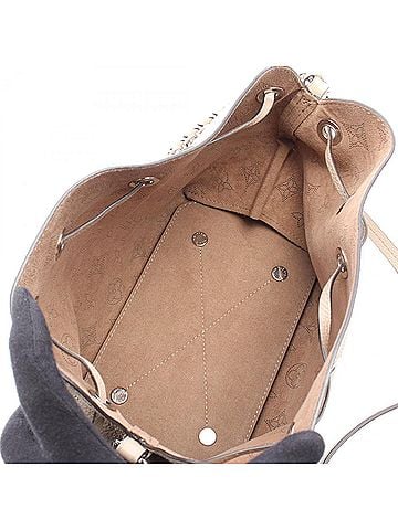 Louis Vuitton Beige Mahina Leather Handbag (view 2)