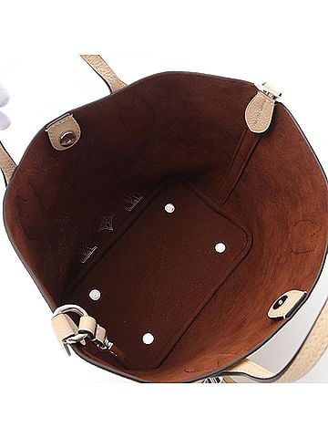 Louis Vuitton Beige Mahina Leather Handbag (view 2)