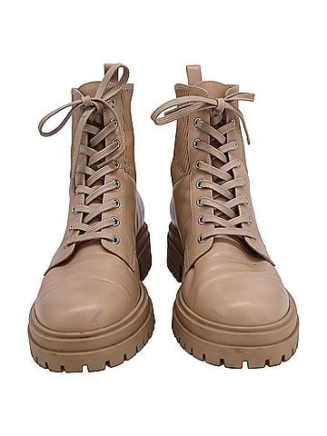 Gianvito Rossi Gianvito Rossi Martis Rib-Knit Combat Boots in Beige Leather (view 2)