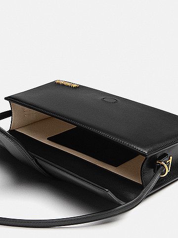 Jacquemus Le Bambino Flap Shoulder Bag Leather Black Leather Shoulder Bag Bag (view 2)
