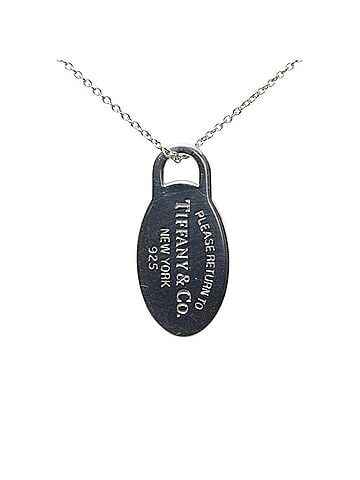 Tiffany Tiffany & Co. Return to Oval Tag Necklace in 925 Sterling Silver for Women. TIFFANY (view 2)