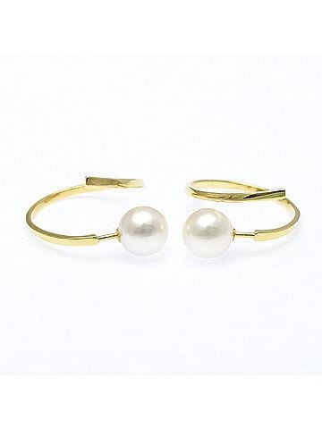 Tasaki Tasaki A Fine Balance Pearl Earrings Pearl Yellow Gold (18K) Hoop Earrings Gold (view 2)
