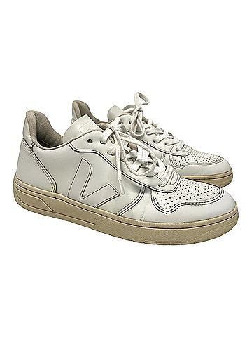 VEJA Veja V10 Sneakers (view 1)