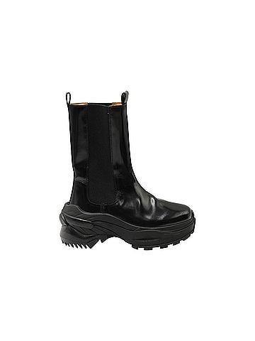Maison Margiela Maison Margiela Retro Fit Combat Boots in Black Leather (view 1)