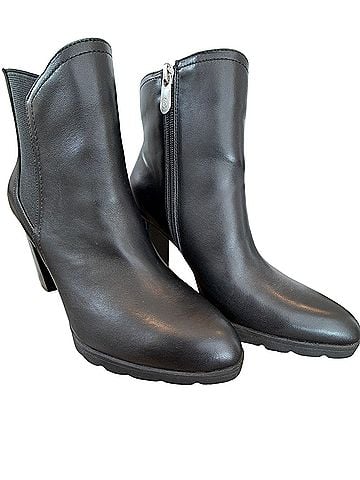 Adrienne Vittadini Noelle Ankle Boots (view 2)