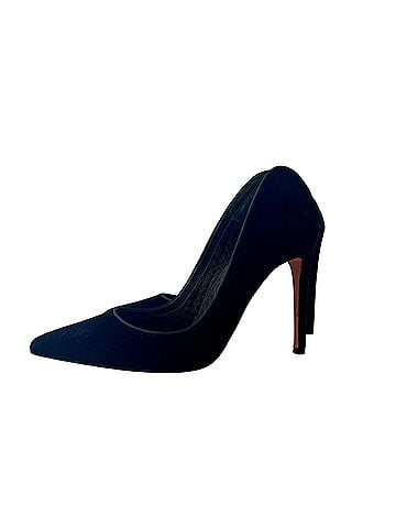 Alexander McQueen x V&A Heels (view 2)