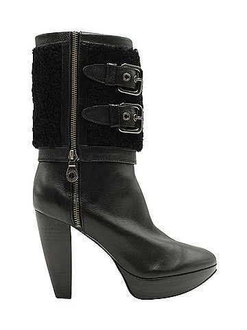 Burberry Burberry Mink Fur Ankle Boots in Black Leather (view 1)