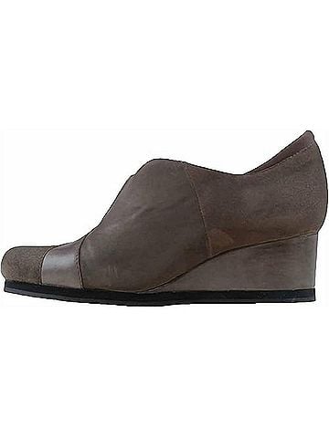 Earthies Women's Bondyankle Boots (view 2)