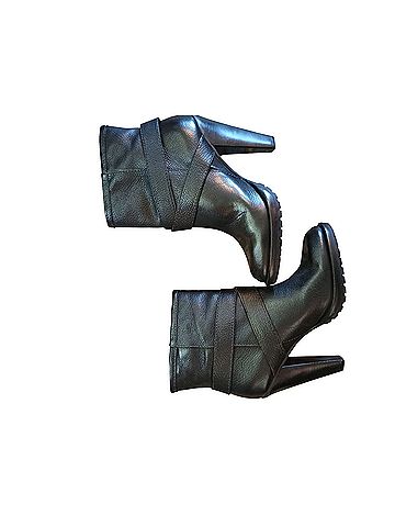 Cynthia Vincent Cynthia Vincent  Ankle Boots (view 2)
