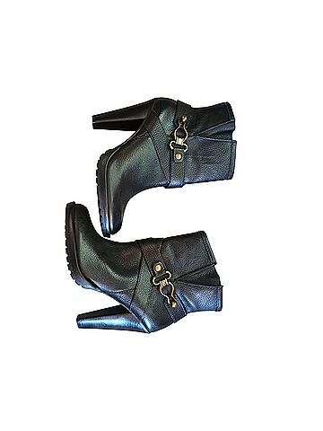 Cynthia Vincent Cynthia Vincent  Ankle Boots (view 1)