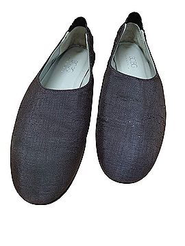 BCBG Flats (view 1)