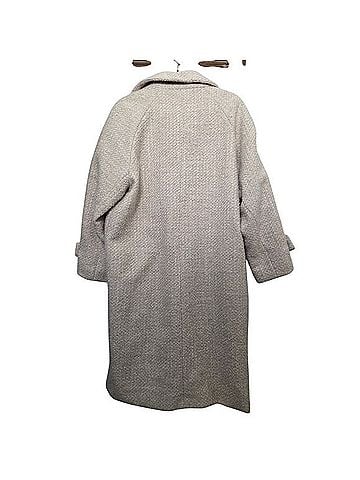 Universal Thread Coat (view 2)