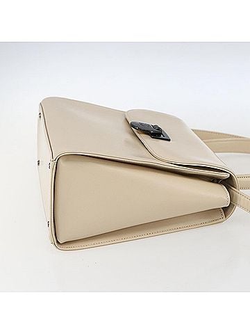 Givenchy Vintage 4G Handbag Leather Beige Leather Handbag (view 2)