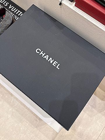 Chanel Timeless Classique Jumbo Women's Handbag (view 1)