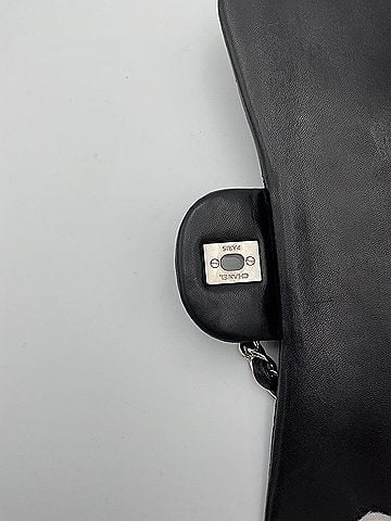 Chanel Timeless Classique Jumbo Women's Handbag (view 2)