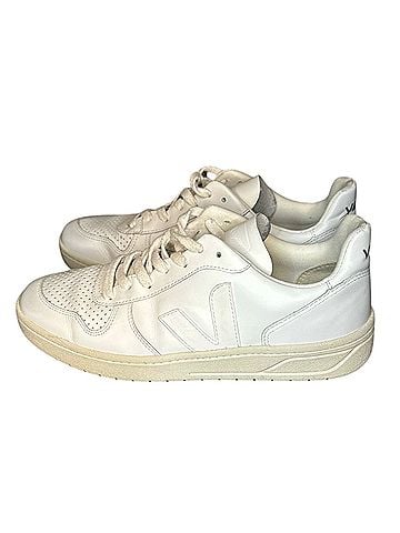 VEJA V-10 Sneakers (view 1)