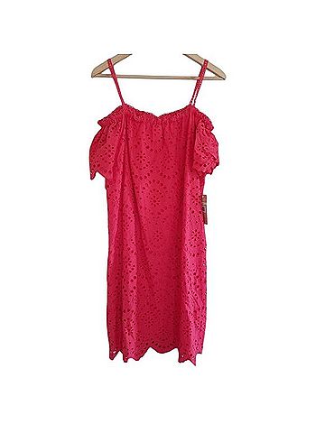 Hope & Harlow Rose Tea Eyelet Off-the-Shoulder Dress Casual Dress (view 1)