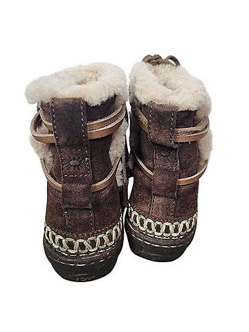 Ugg Cove 5178 Ankle Boots (view 2)
