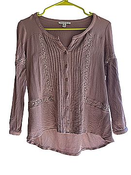 American Eagle Outfitters Button-Down Shirt (view 1)