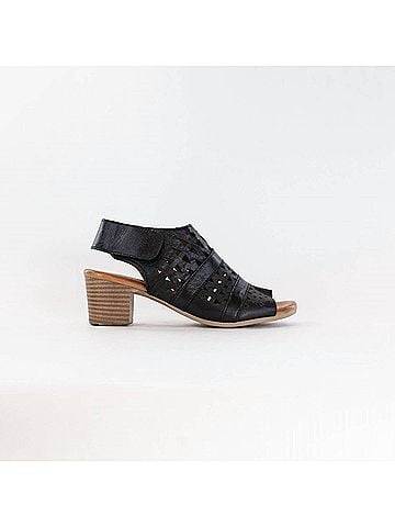 Spring Step Women's Dorotha Sandal (view 2)