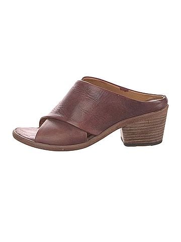 P. Monjo Heels (view 1)