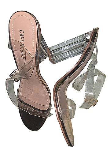 Cape Robbin Heels (view 1)