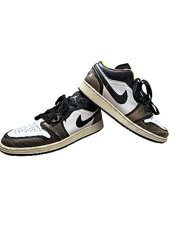 Jordan Sneakers (view 2)
