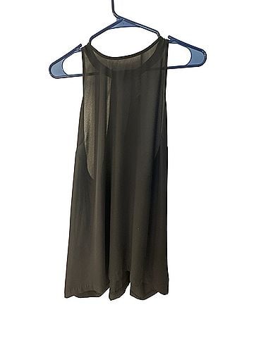 BB Dakota Sleeveless Top (view 1)