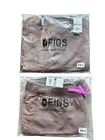 FIGS Two piece set Catrina Top and Zamora Casual Pants (view 2)