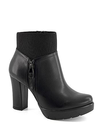 Andrea Women's Block Heel Boots (view 2)