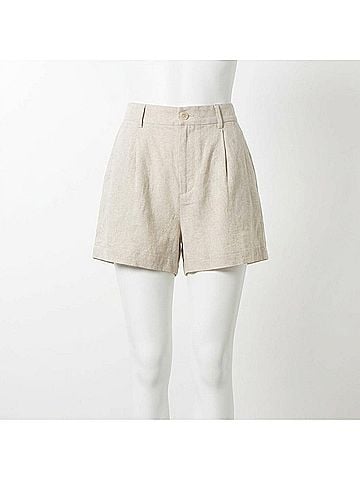 Bella Dahl Hanna Pleated Short in Samba Sand (view 1)