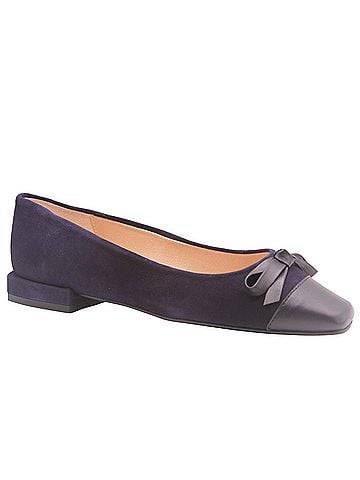 fs/ny Women's Porsha Flat Shoes in Navy (view 2)