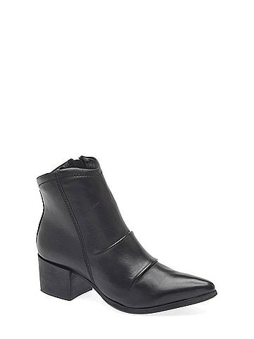 Chocolat Blu Women's Lian Boots in Black (view 1)