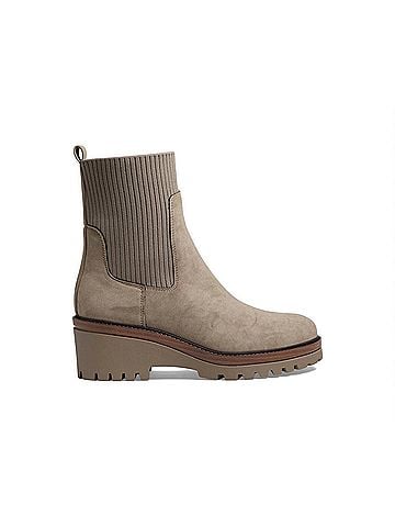 Mia Women's Soraya Chelsea Boots in Taupe (view 1)