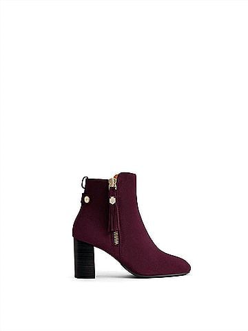 Fairfax & Favor Women's Oakham Heeled Ankle Boot in Elderberry (view 1)