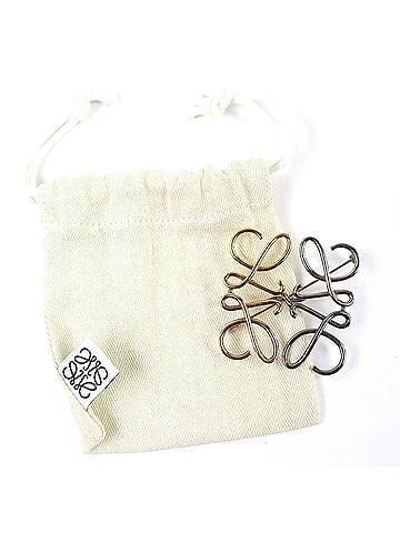 Loewe LOEWE Anagram Brooch in 4 Colors: Gold, Silver, Bronze. Comes with dust bag. Highly popular and recommended for women. (view 2)
